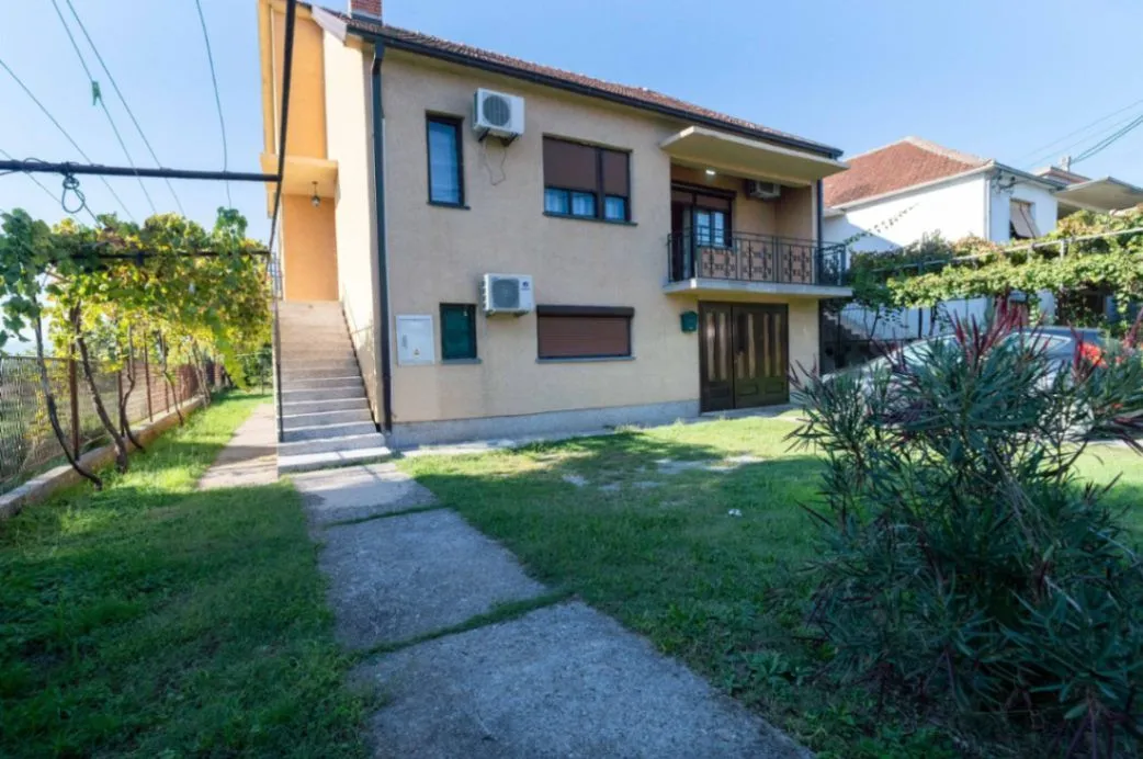 Izdavanje, kuća, 110m², City Kvart, Podgorica