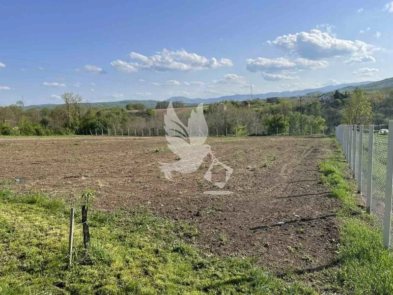Prodaja, kuća, 226m², Centar, Topola