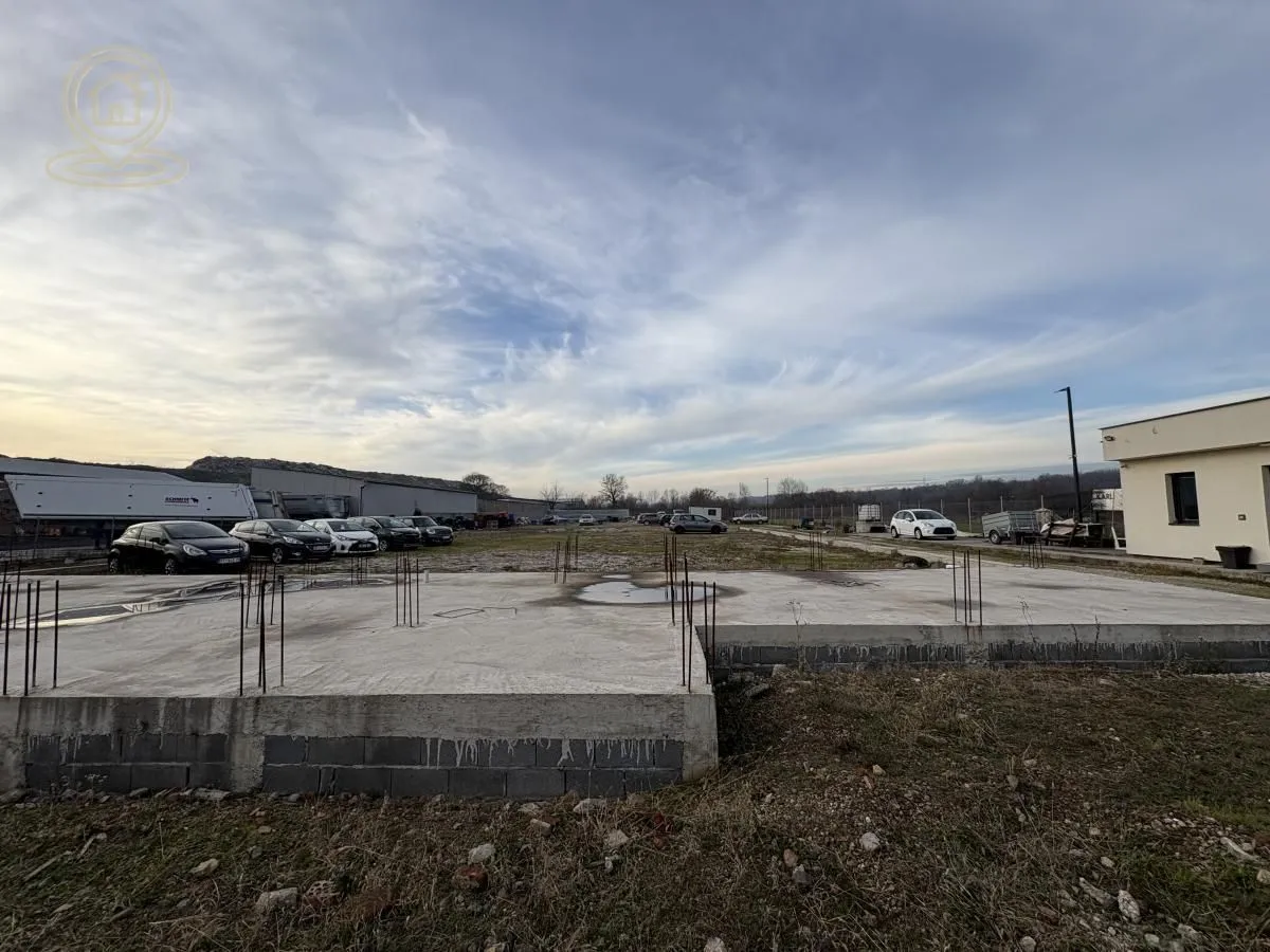 Prodaja, plac, 8000m², Aerodrom, Kragujevac