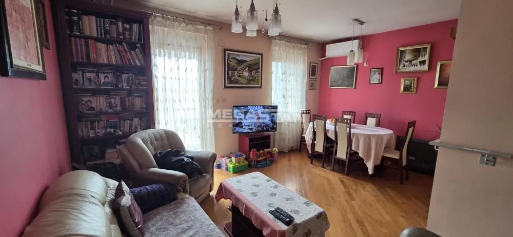 Prodaja, trosoban stan, 76m², Čubura, Beograd