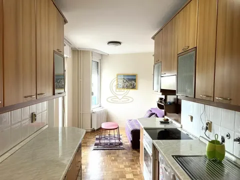 Izdavanje, trosoban stan, 89m², Vračar Sve Podlokacije, Beograd - image 10