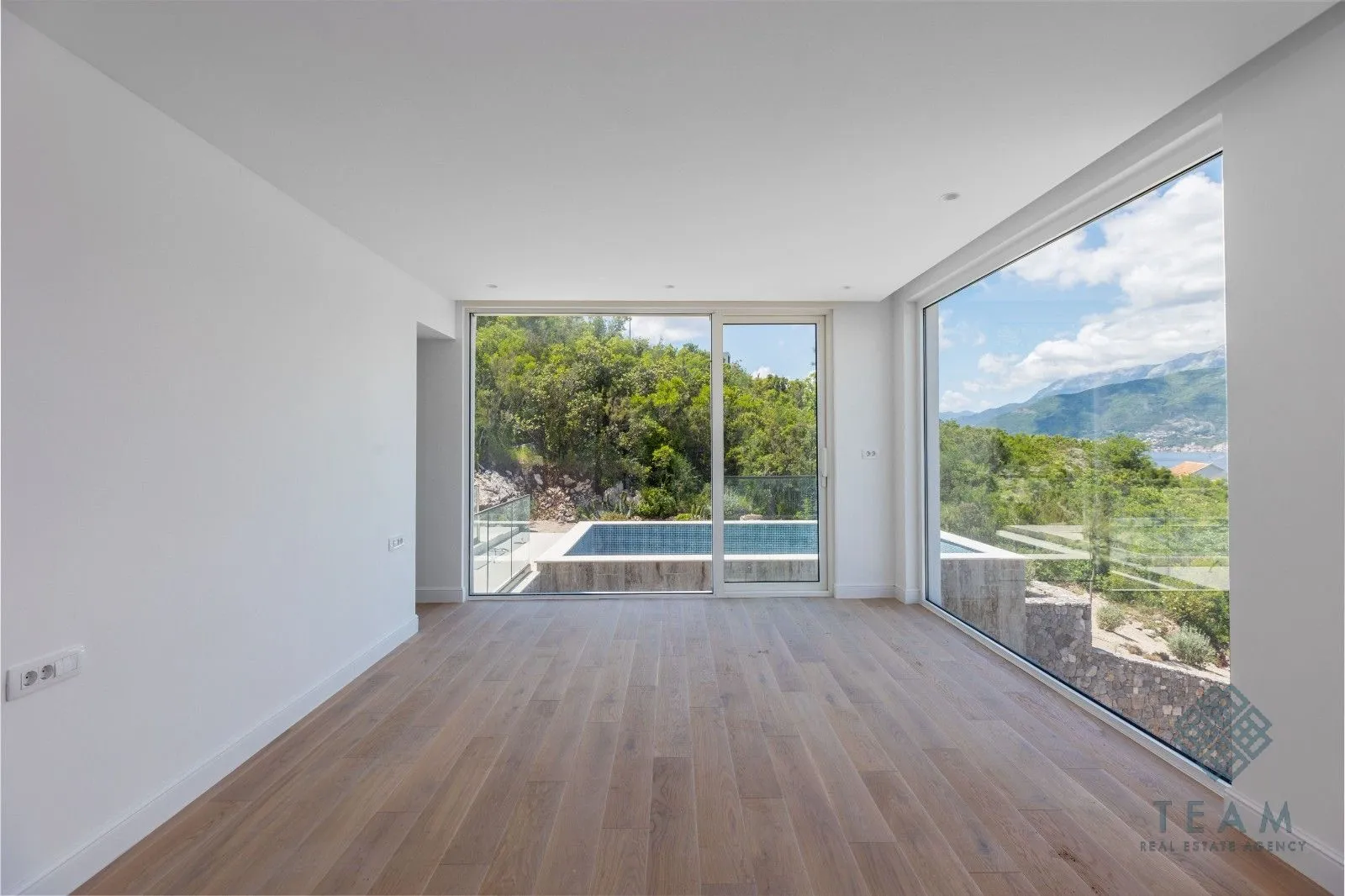 Sale, house, 328m², Krašići, Tivat