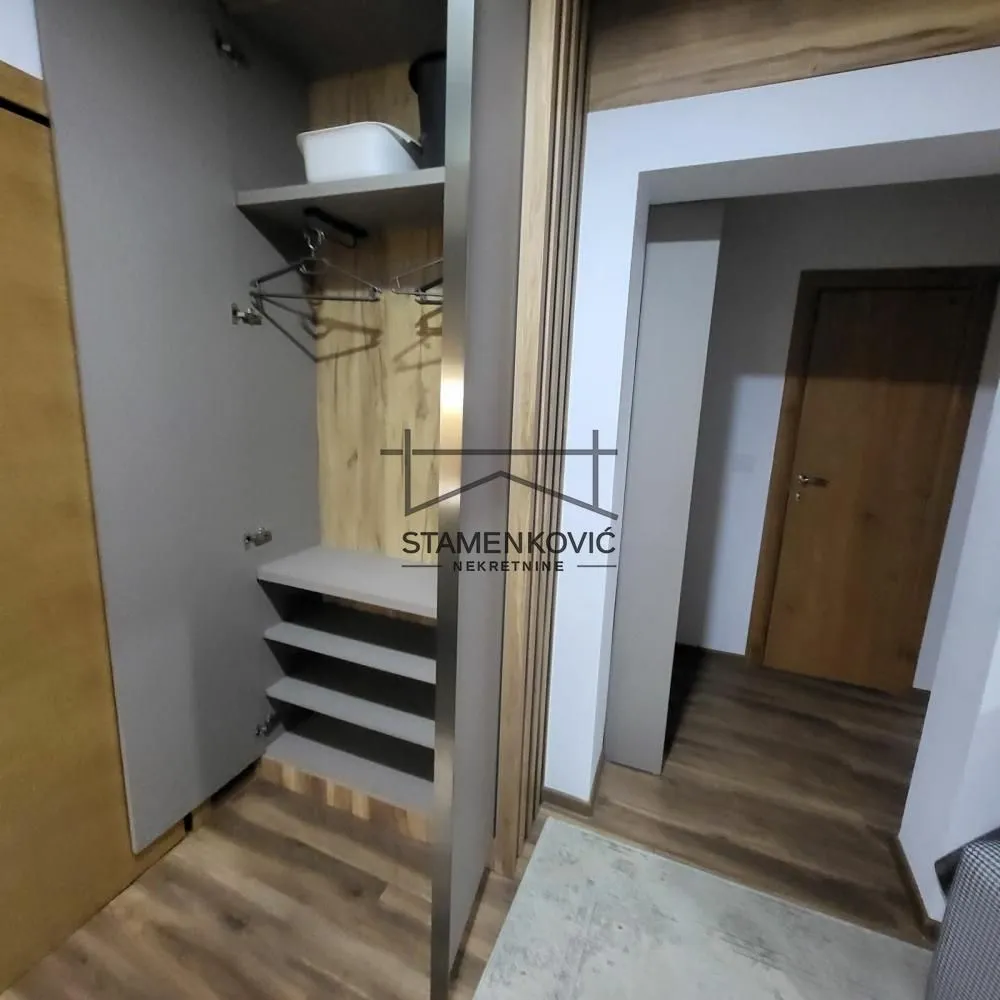 Izdavanje, dvosoban stan, 46m², Socijalno, Novi Sad Sve Podlokacije