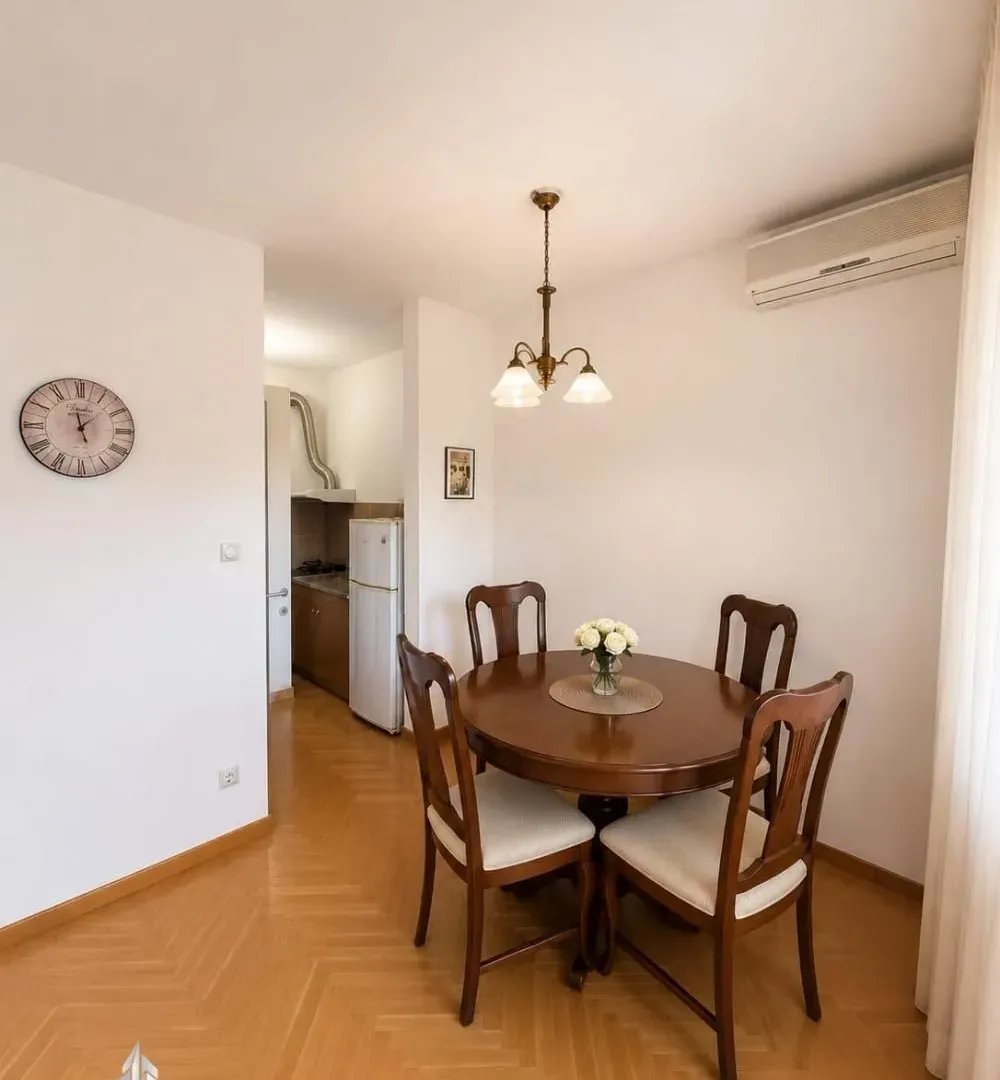 Izdavanje, dvosoban stan, 51m², Novi Beograd Blok 22, Novi Beograd Sve Podlokacije