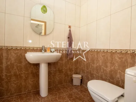 Izdavanje, kuća, 170m², Jastreb, Danilovgrad - image 17