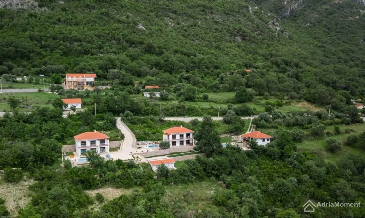 Prodaja, kuća, 392m², Prijeradi, Kotor
