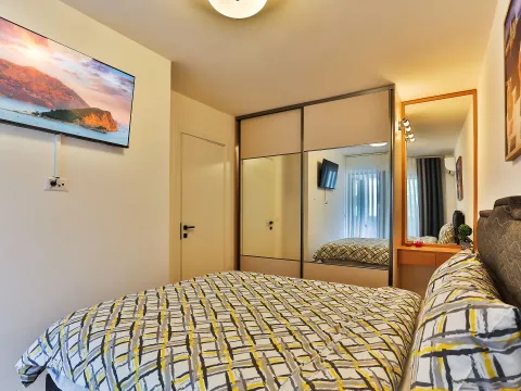 Rent, one bedroom apartment, 48m², Rozino, Budva - image 4
