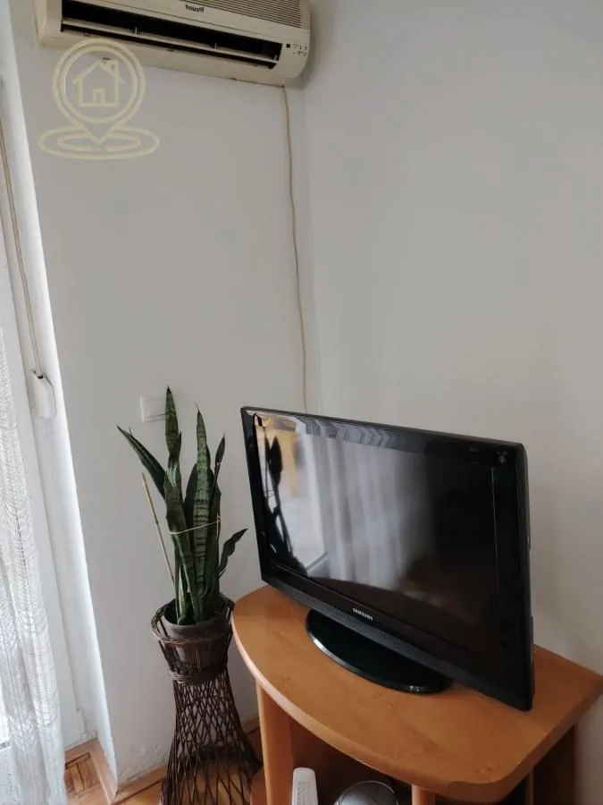 Izdavanje, jednosoban stan, 38m², Sajmište, Novi Sad