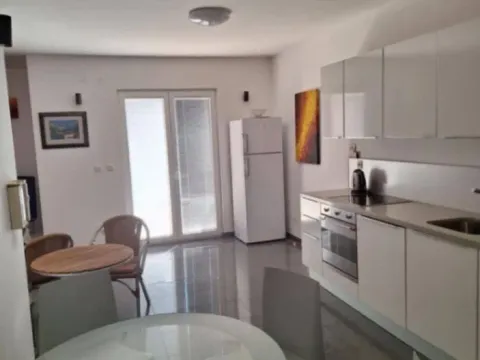 Sale, two bedroom apartment, 75m², Bečići, Budva - image 4
