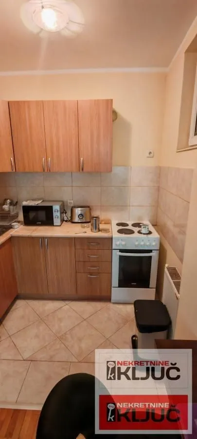 Izdavanje, jednosoban stan, 45m², Grbavica, Novi Sad Sve Podlokacije