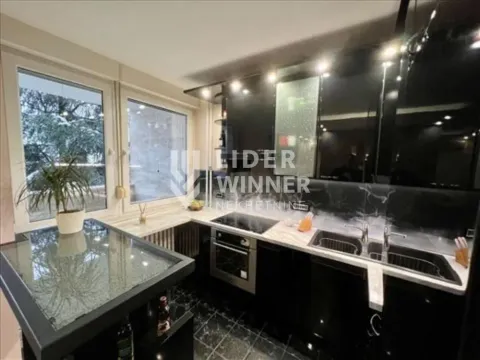 Izdavanje, četvorosoban stan, 97m², Crveni Krst, Beograd - image 11