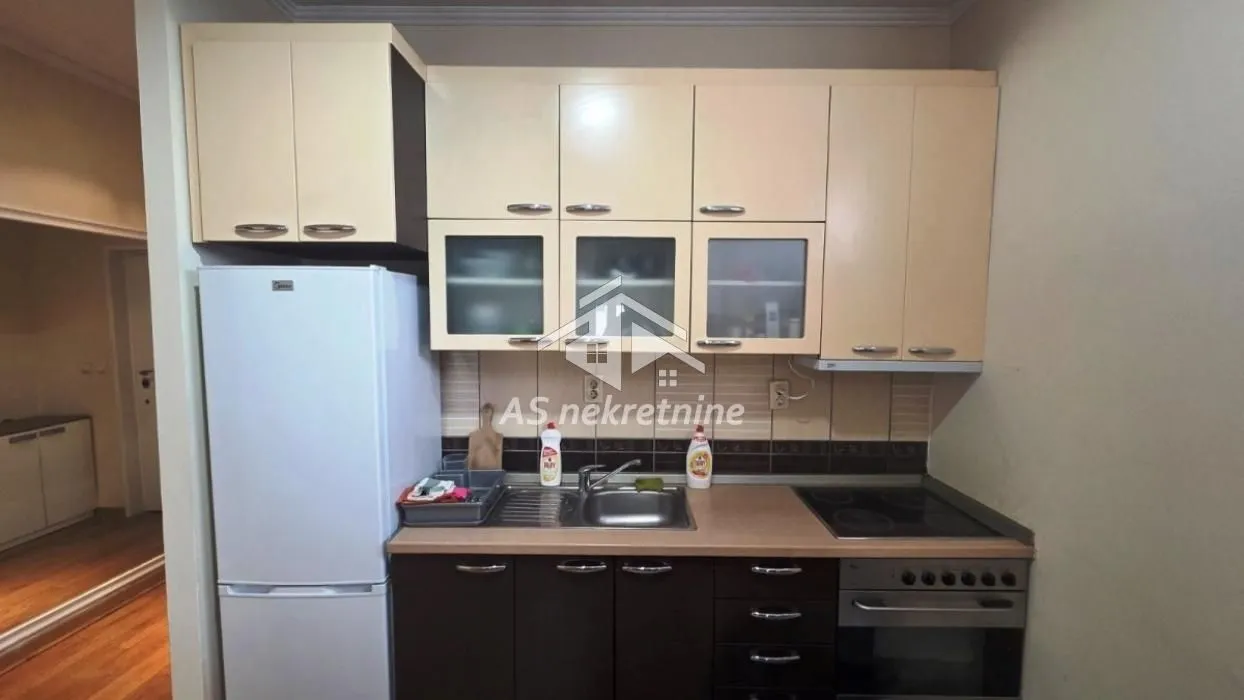 Rent, three bedroom apartment, 65m², Stari Grad, Beograd