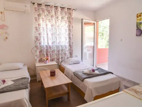 Rent, studio apartment, 30m², Radanovići, Kotor