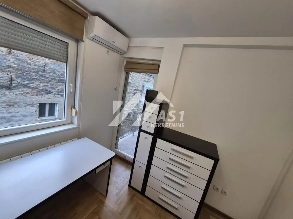 Izdavanje, četvorosoban stan, 90m², Rotkvarija, Novi Sad Sve Podlokacije