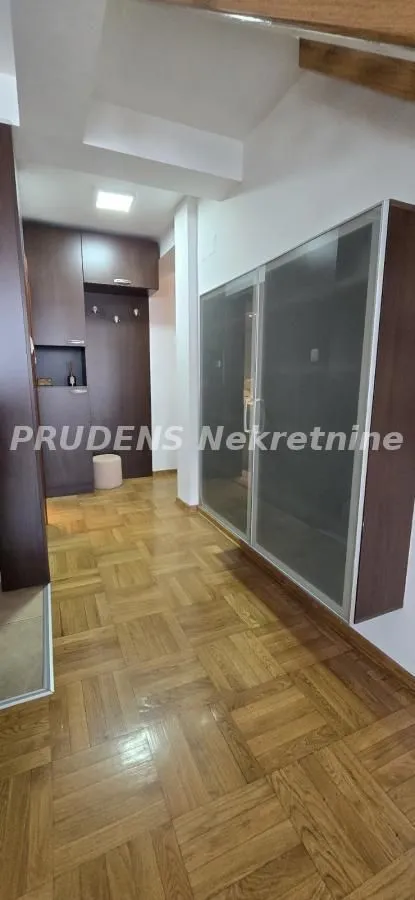 Prodaja, trosoban stan, 84m², Crveni Krst, Beograd