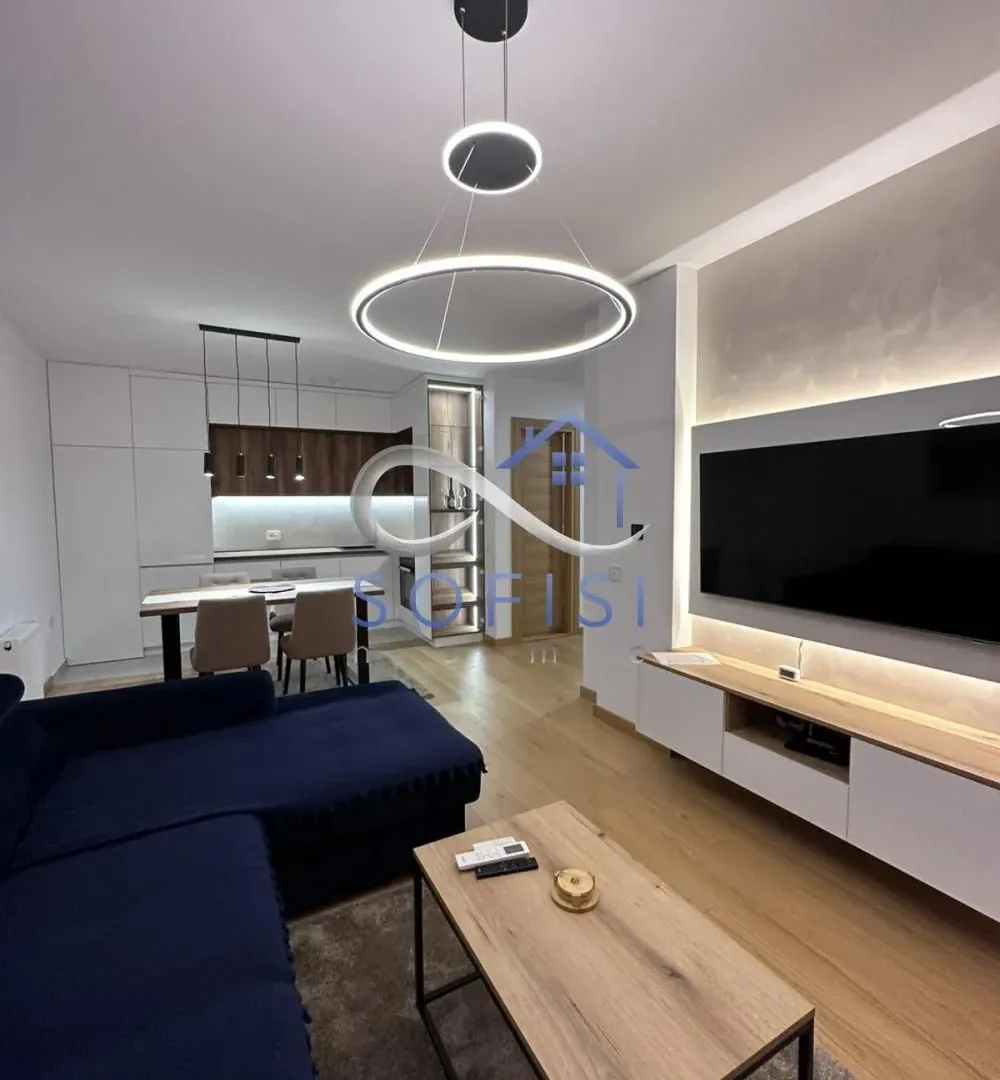 Izdavanje, dvosoban stan, 65m², Centar, Novi Sad