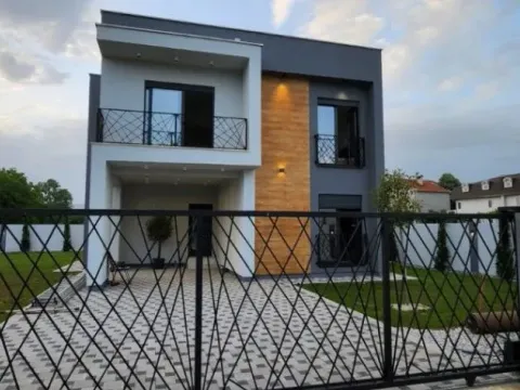 Prodaja, kuća, 154m², Dahna, Podgorica