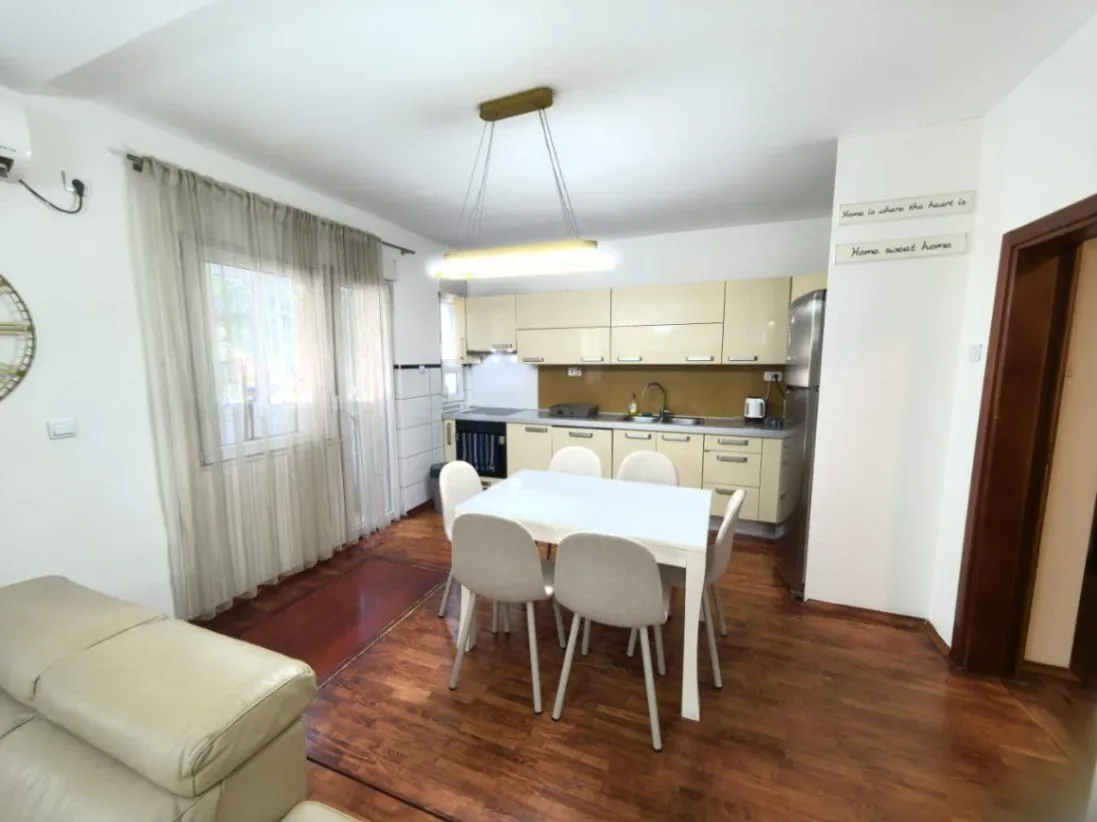 Izdavanje, trosoban stan, 73m², Preko Morače, Podgorica