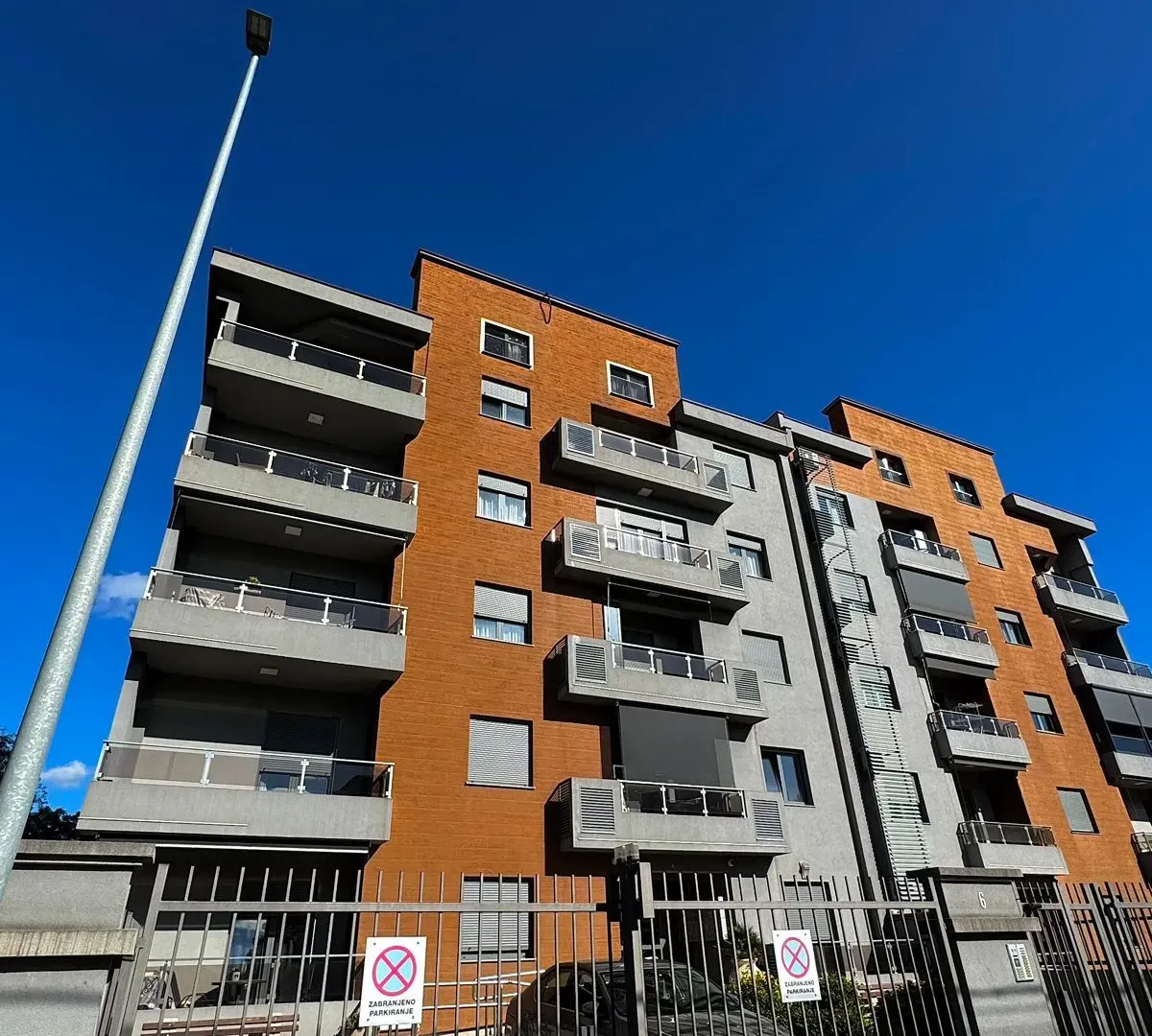 Izdavanje, jednosoban stan, 45m², Stara Varoš, Podgorica