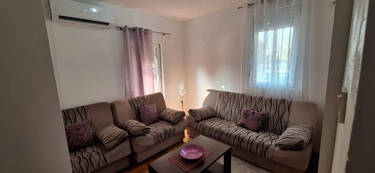 Izdavanje, jednosoban stan, 40m², Masline, Podgorica