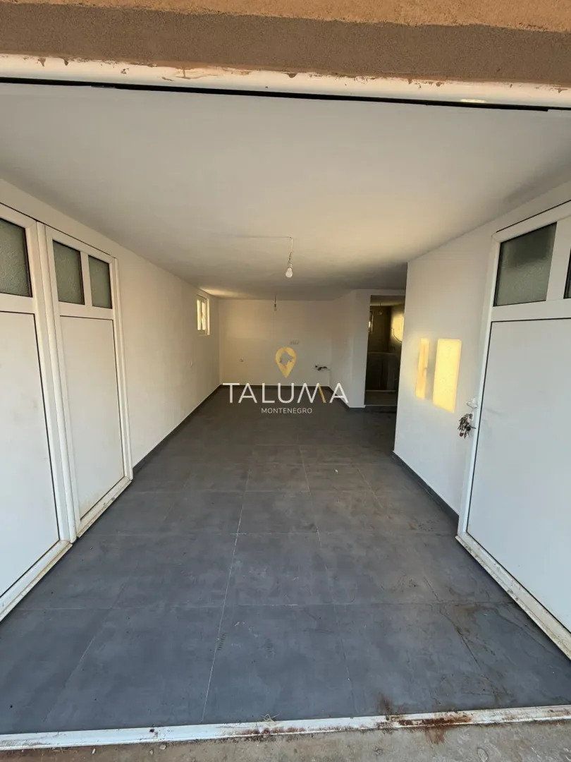 Rent, house, 270m², Donja Gorica, Podgorica