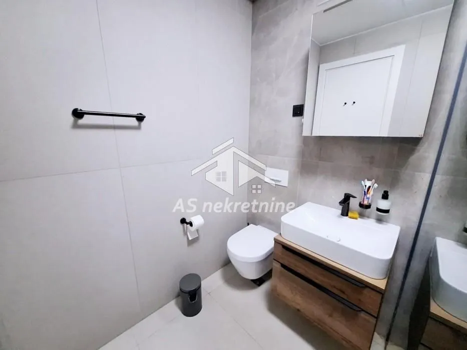 Izdavanje, četvorosoban stan, 120m², Stari Grad, Beograd