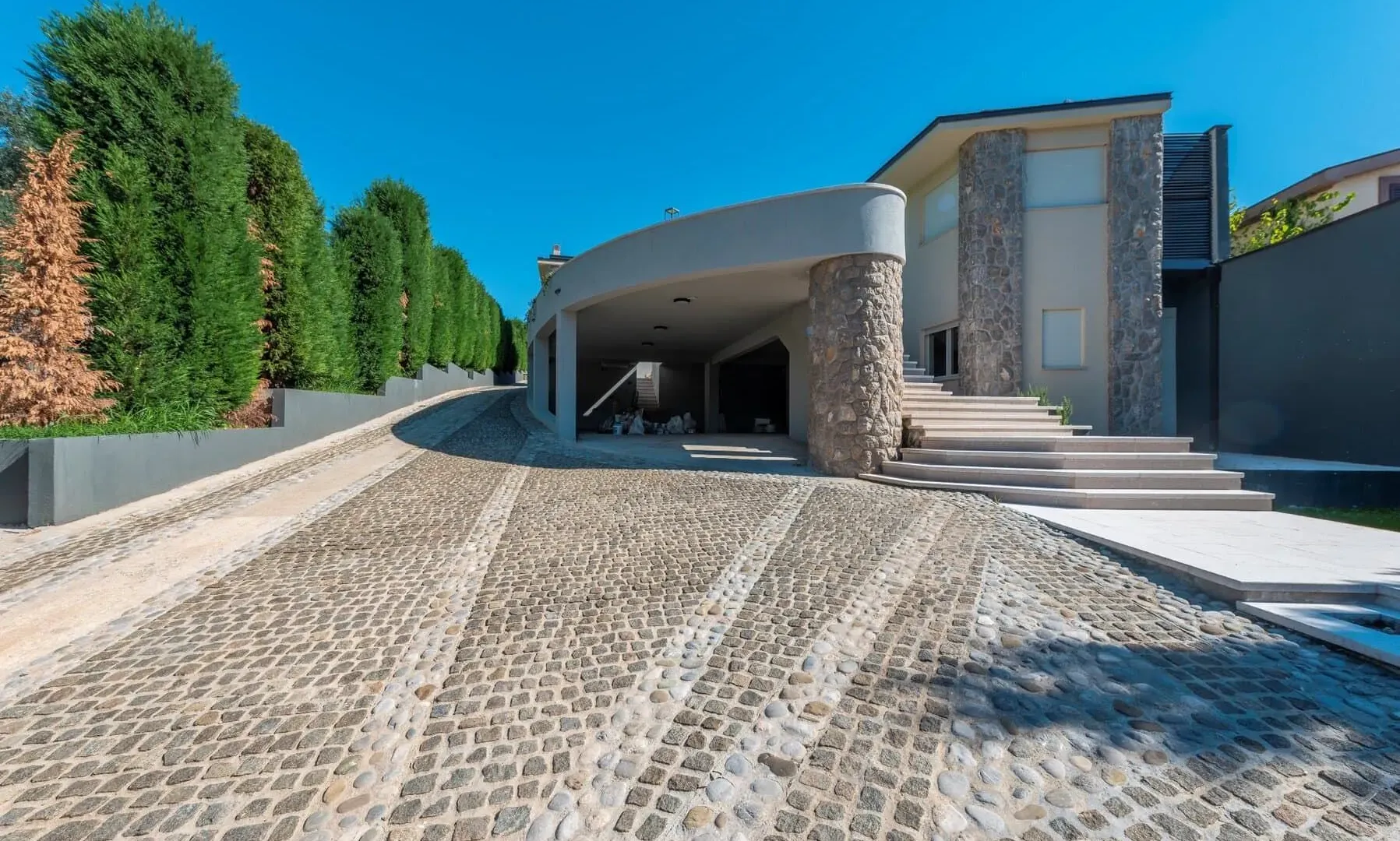 Sale, house, 492m², Mareza, Podgorica
