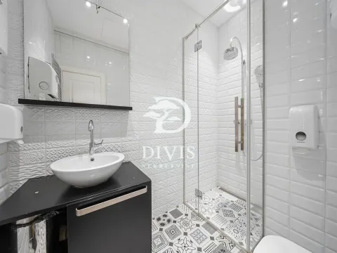 Sale, house, 500m², Zvezdin Stadion, Beograd - image 14