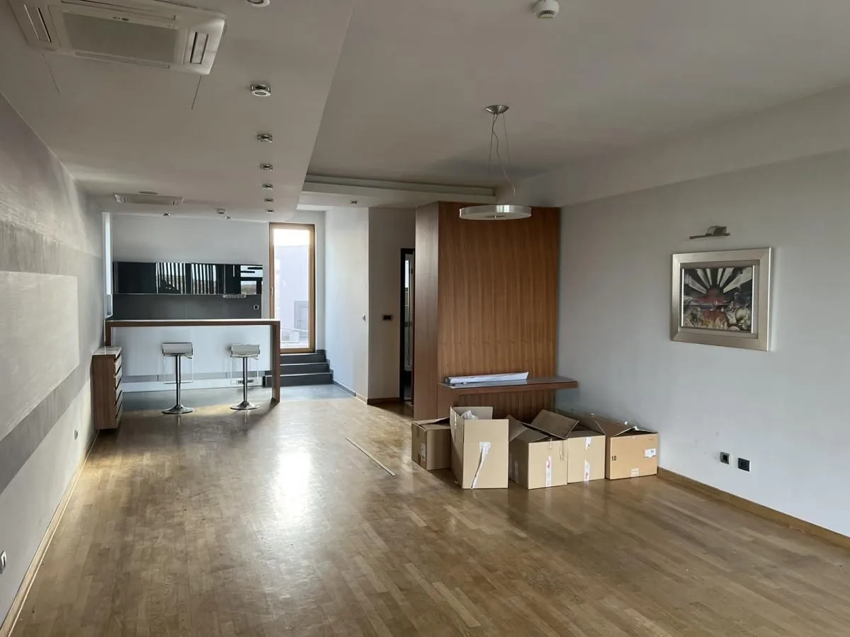 Rent, office space, 300m², Zemun Sve Podlokacije, Beograd