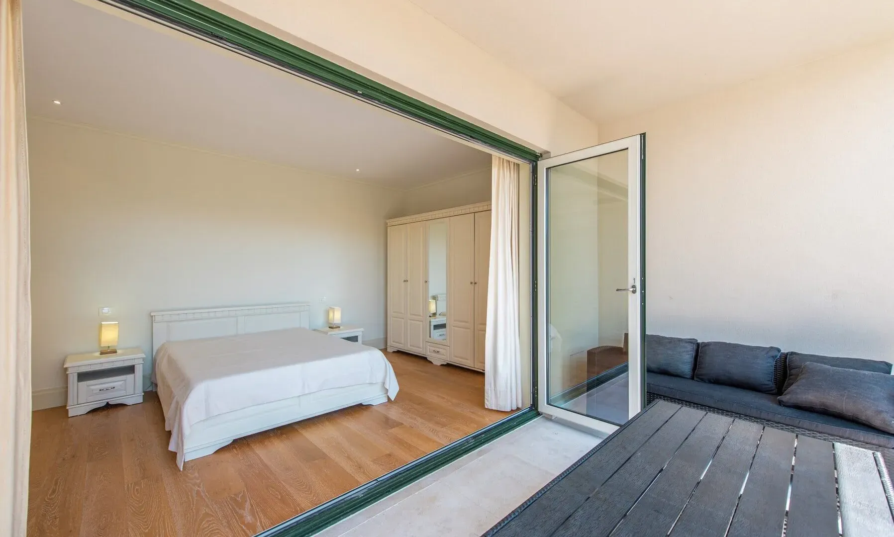 Izdavanje, dvosoban stan, 148m², Porto Montenegro, Tivat