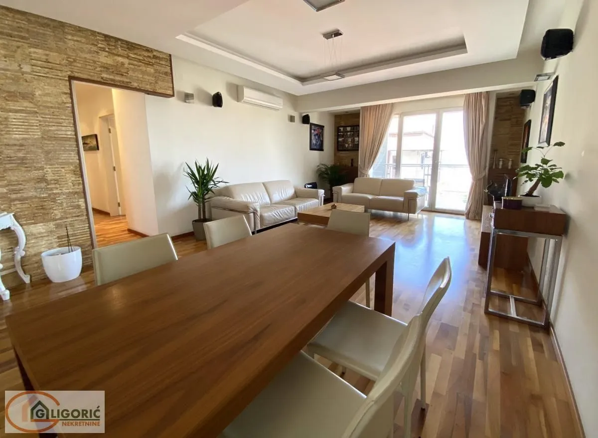 Sale, four bedroom apartment, 122m², Stari Grad, Beograd