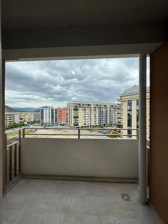 Izdavanje, jednosoban stan, 49m², Central Point, Podgorica