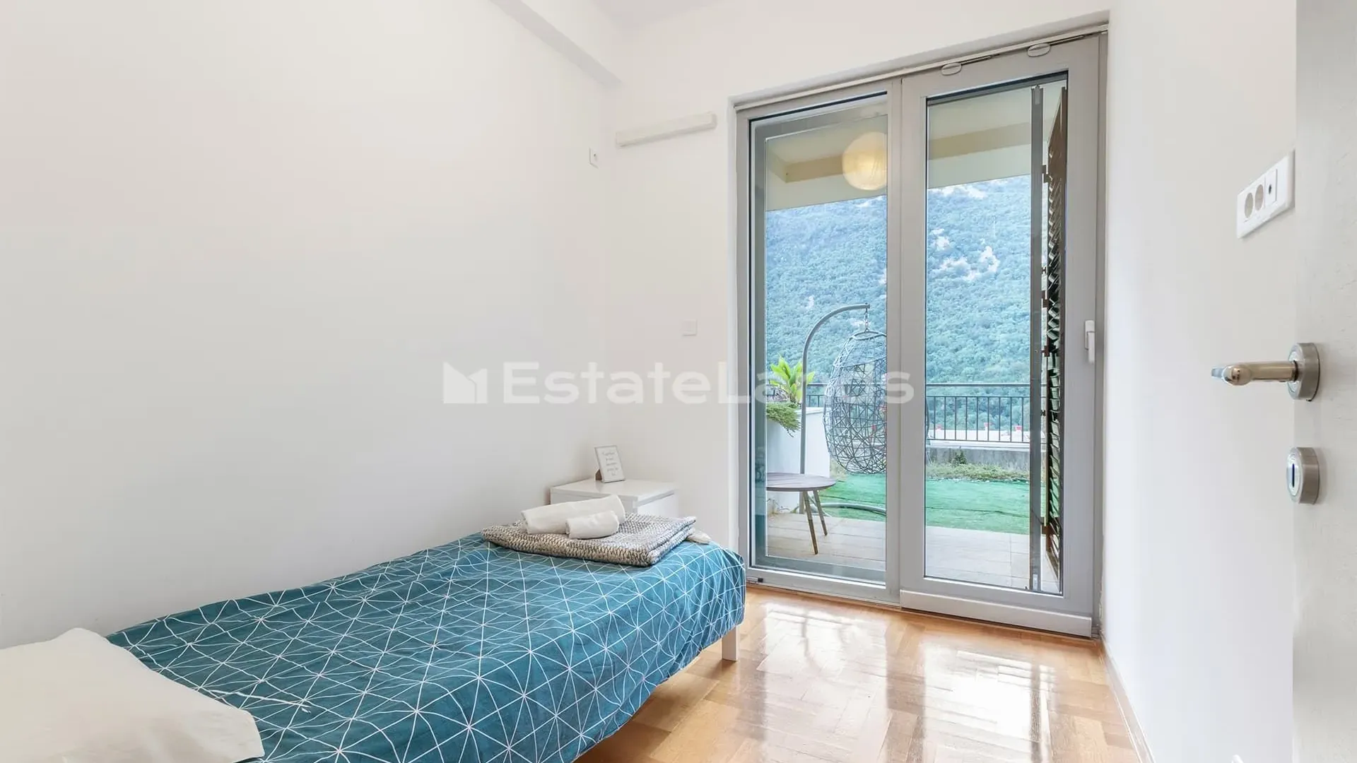 Prodaja, trosoban stan, 97m², Morinj, Kotor