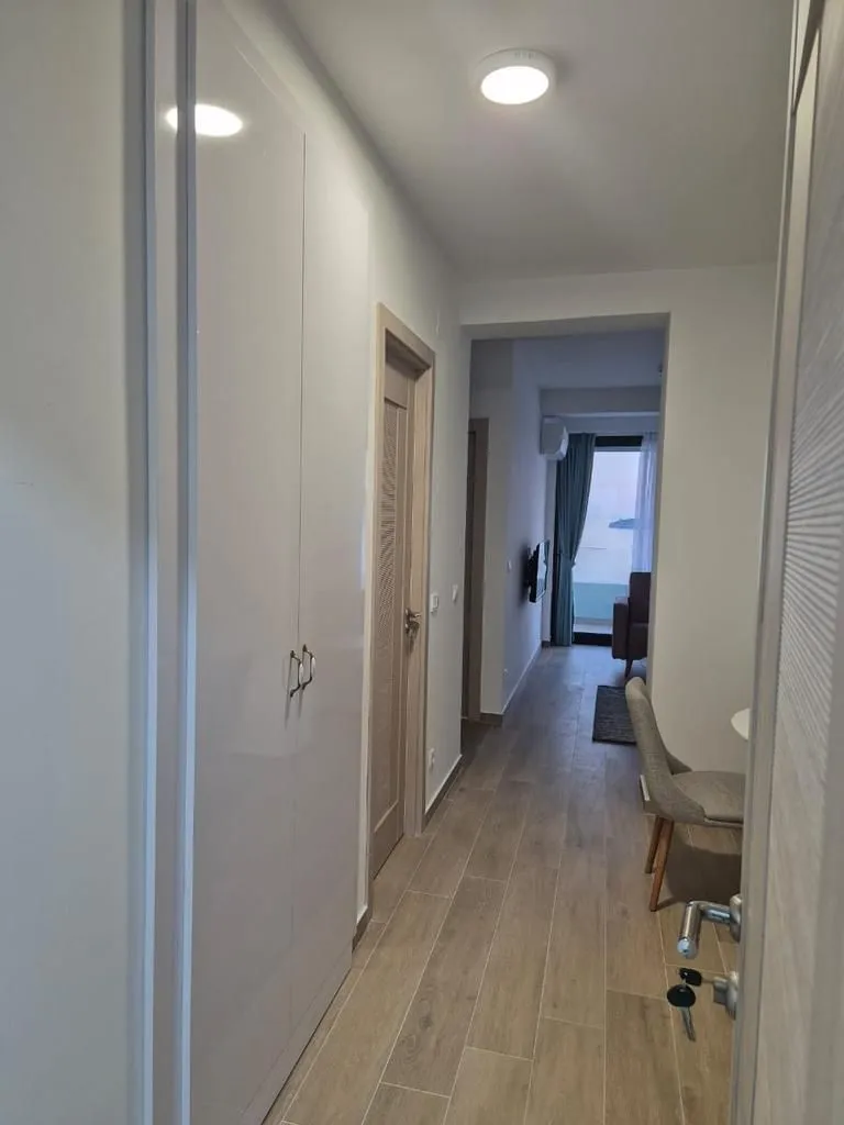 Izdavanje, jednosoban stan, 60m², Rafailovići, Budva