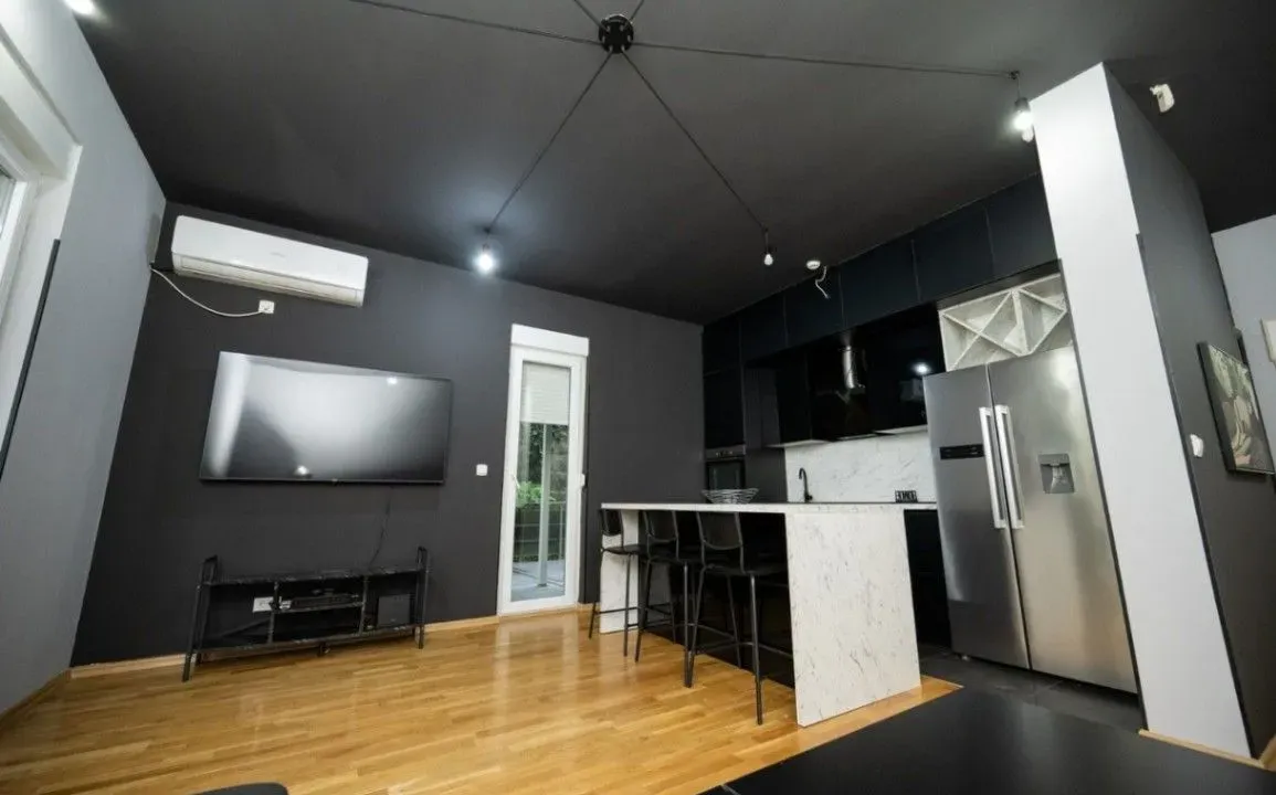 Izdavanje, jednosoban stan, 63m², Momišići, Podgorica