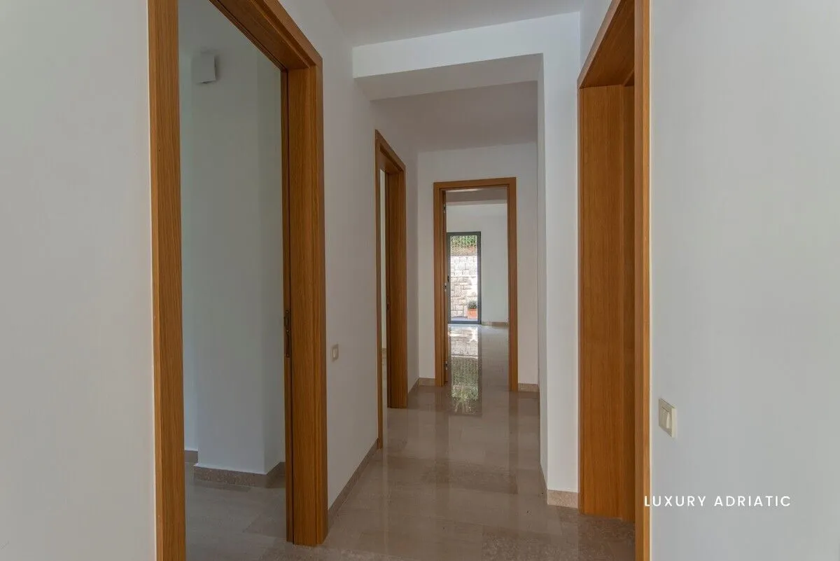 Sale, house, 510m², Kotor, Crna Gora