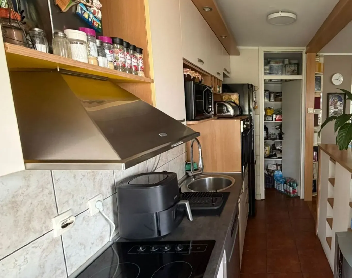 Prodaja, trosoban stan, 80m², Novo naselje, Novi Sad