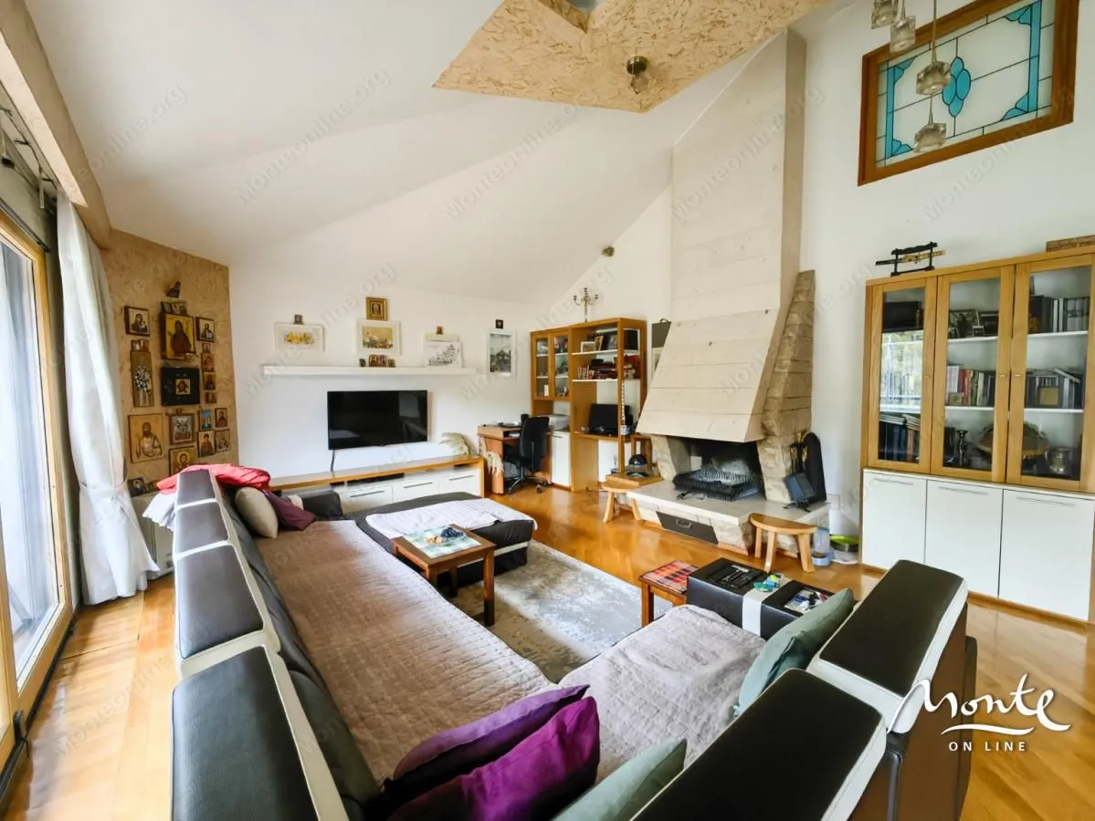 Prodaja, trosoban stan, 196m², Podgorica, Crna Gora