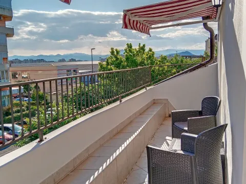 Rent, studio apartment, 40m², Stari Aerodrom, Podgorica - image 2