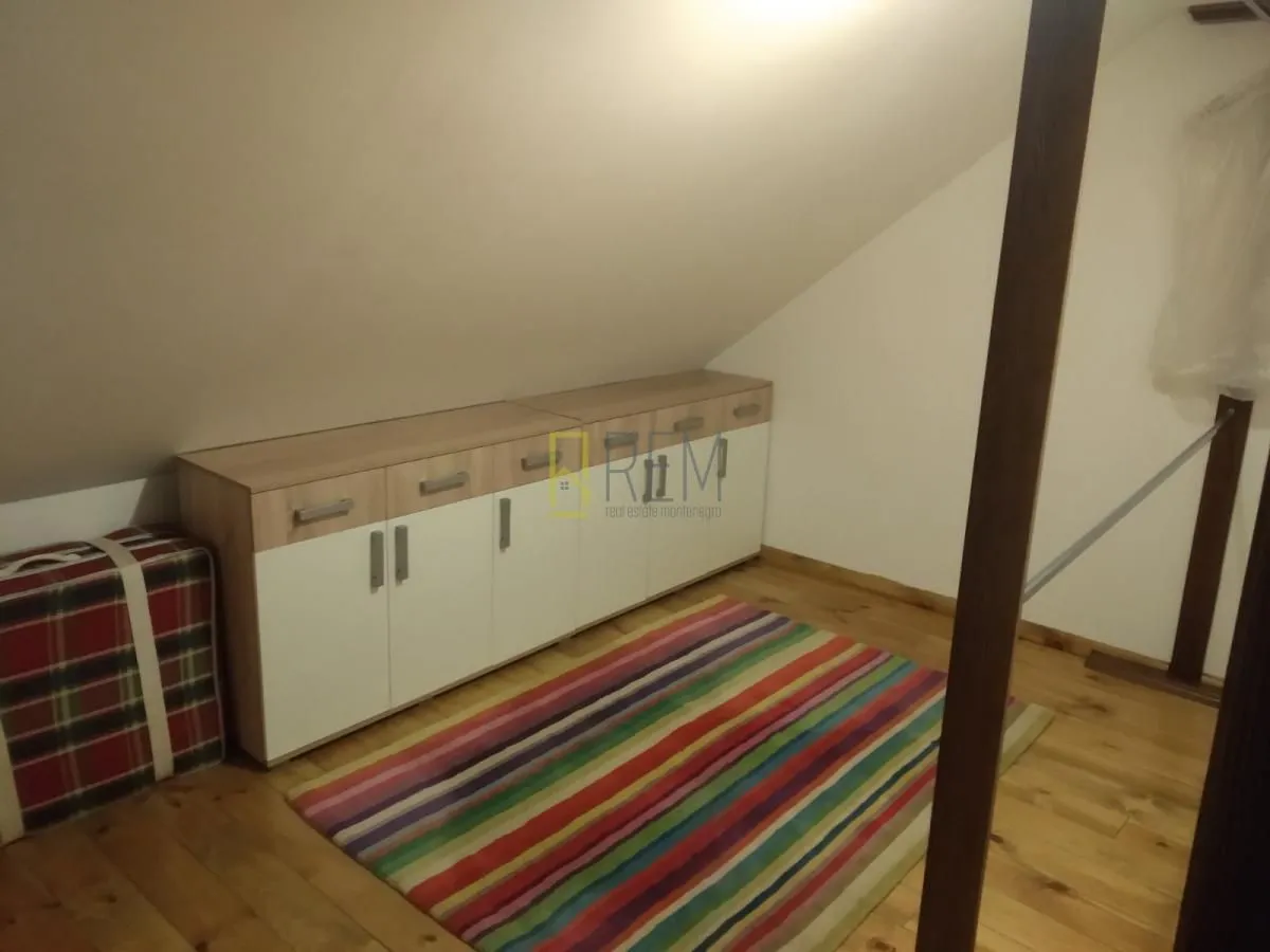 Rent, house, 190m², Tološi, Podgorica