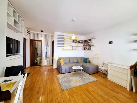 Rent, two bedroom apartment, 34m², Višnjička Banja, Palilula Sve Podlokacije - image 1