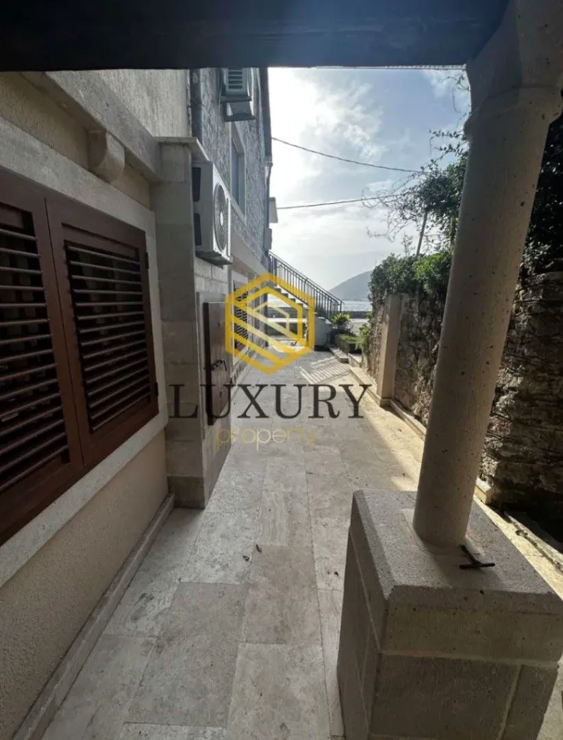 Prodaja, stan, 57m², Opatovo, Tivat