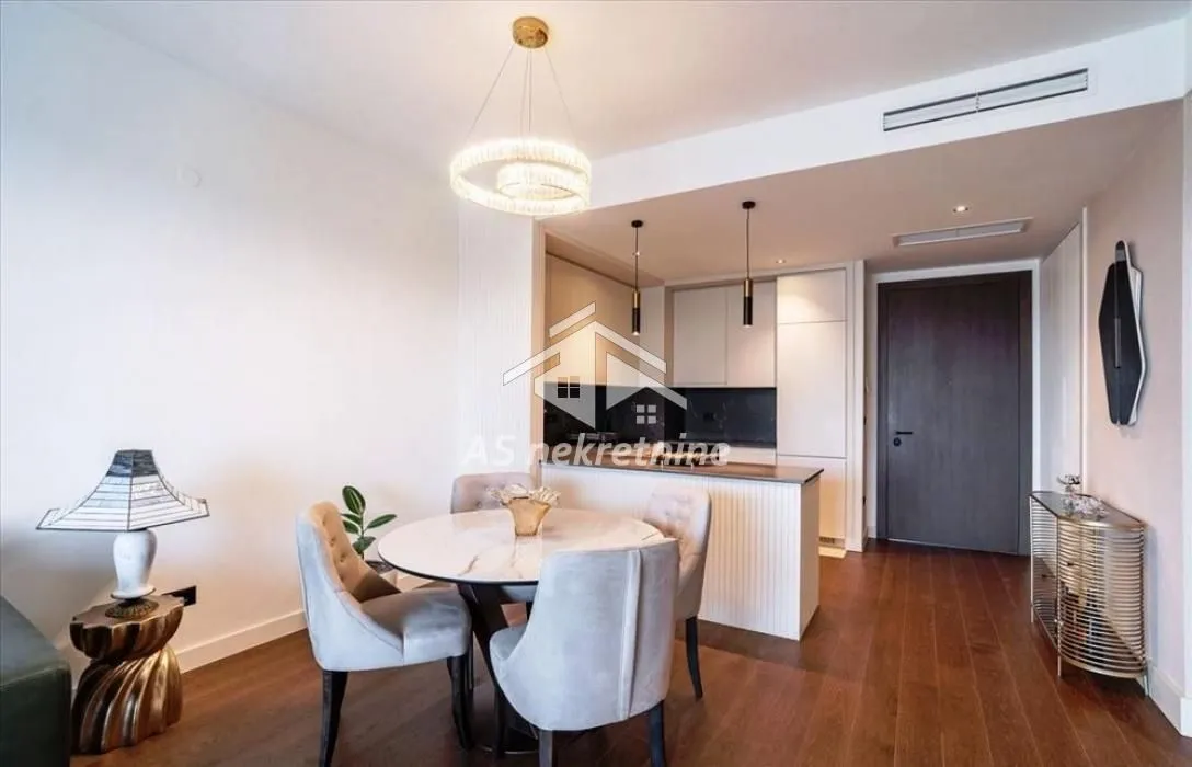 Izdavanje, dvosoban stan, 70m², Savski Venac, Beograd