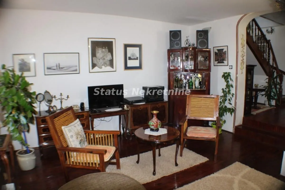 Prodaja, kuća, 264m², Petrovaradin, Novi Sad