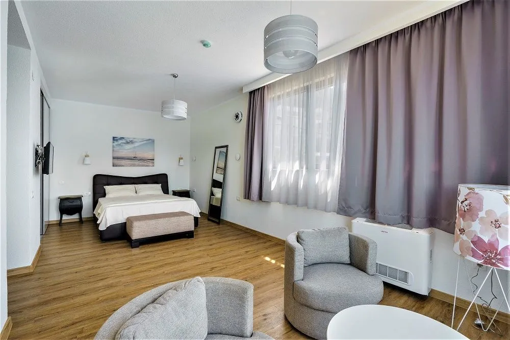 Prodaja, kuća, 420m², Krašići, Tivat