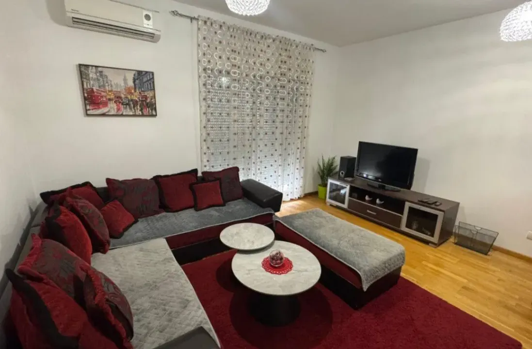 Izdavanje, dvosoban stan, 74m², City Kvart, Podgorica