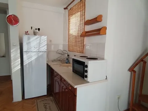 Izdavanje, garsonjera, 30m², Kalenić Pijaca, Vračar Sve Podlokacije - image 5