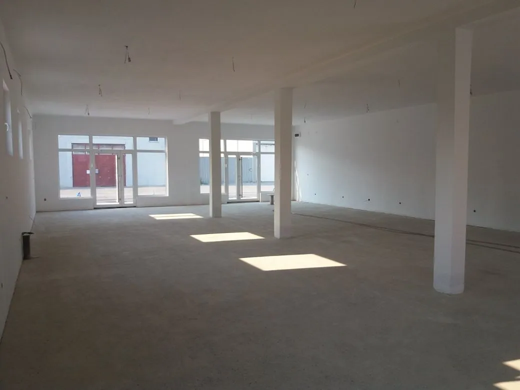 Rent, office space, 400m², Altina, Beograd