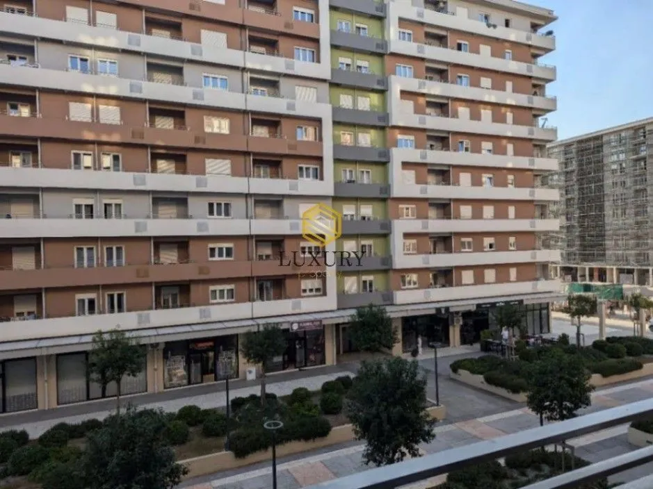 Izdavanje, jednosoban stan, 47m², Central Point, Podgorica