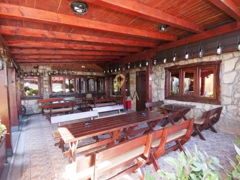 Prodaja, kuća, 1150m², Tološi, Podgorica - image 9